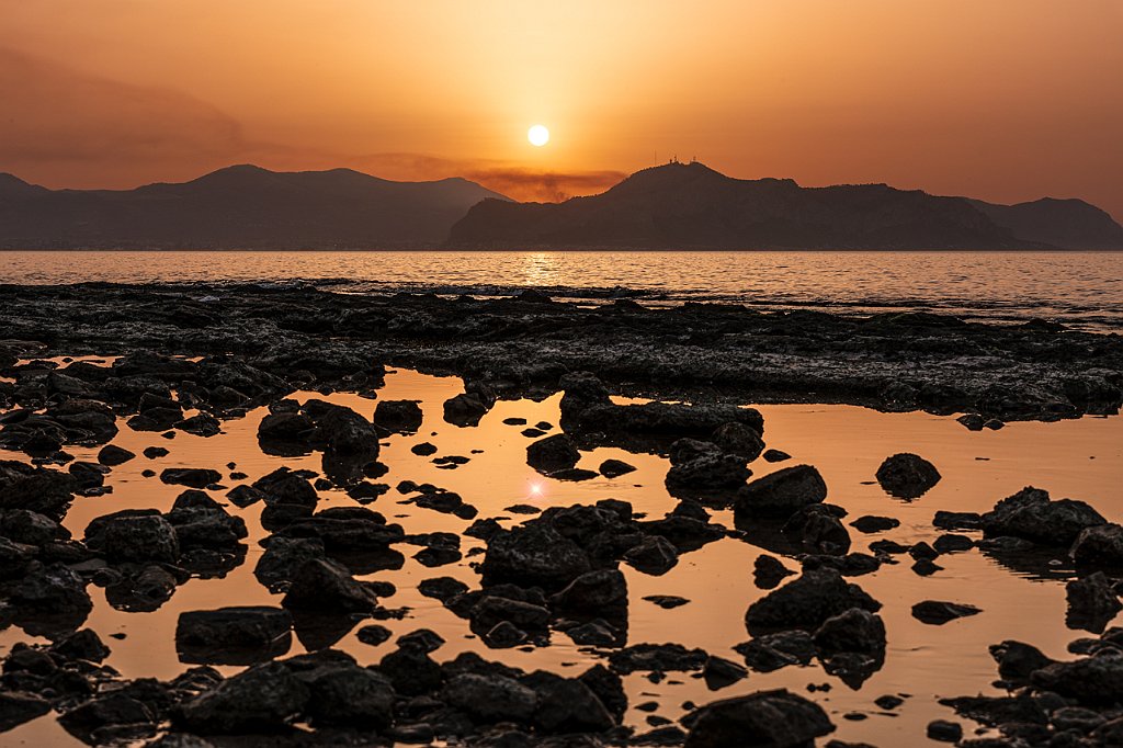 23 - BAGHERIA (PA) -TRAMONTO DORATO AD ASPRA .jpg